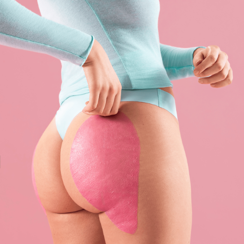 Mannequin appliquant le masque effet push-up